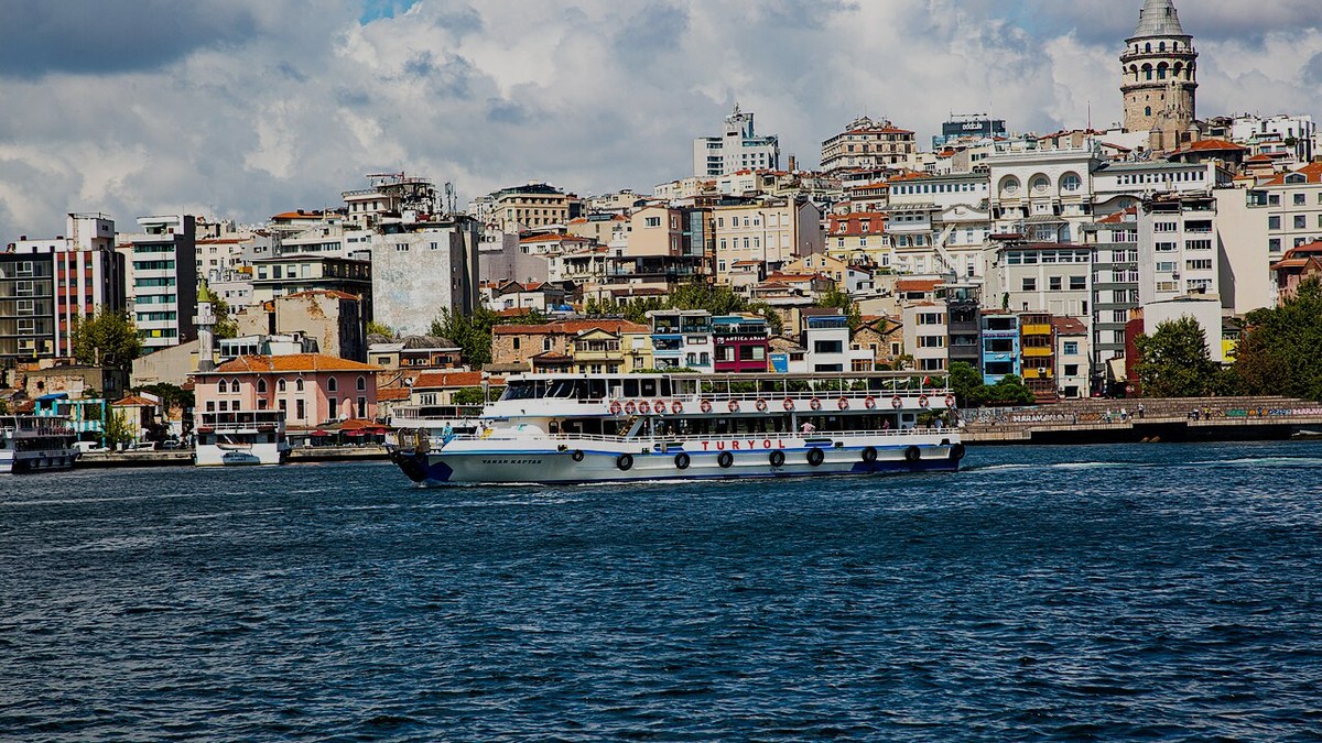 Eminönü ve Sirkeci civarı, Haliç kenarı şehir manzarası