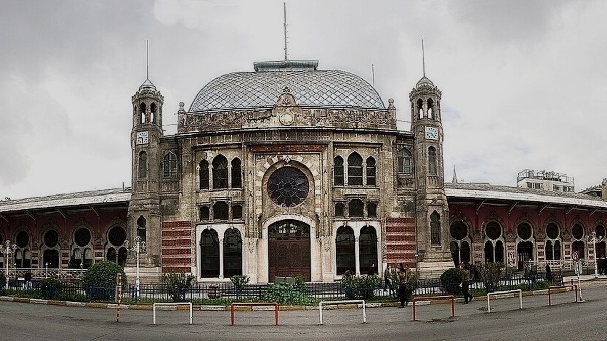 Sirkeci Garı cephesi, tarihi İstanbul manzarası