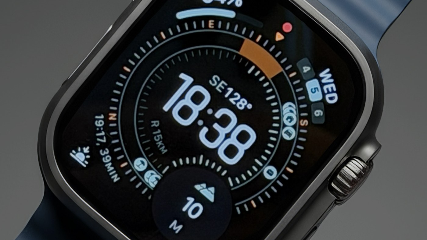 Titanium kasa bir Apple Watch Ultra yakın plan