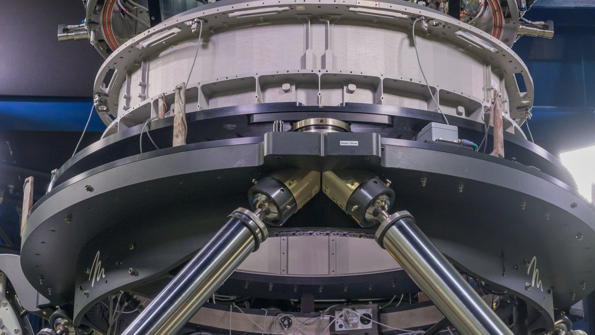 NASA Johnson Uzay Merkezi'nde Starship HLS kenetlenme sisteminin tam ölçekli yer testi