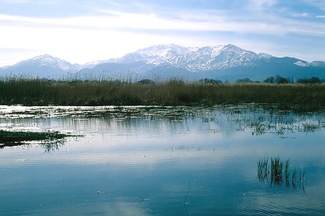 Eğirdir Gölü kıyısı, Isparta