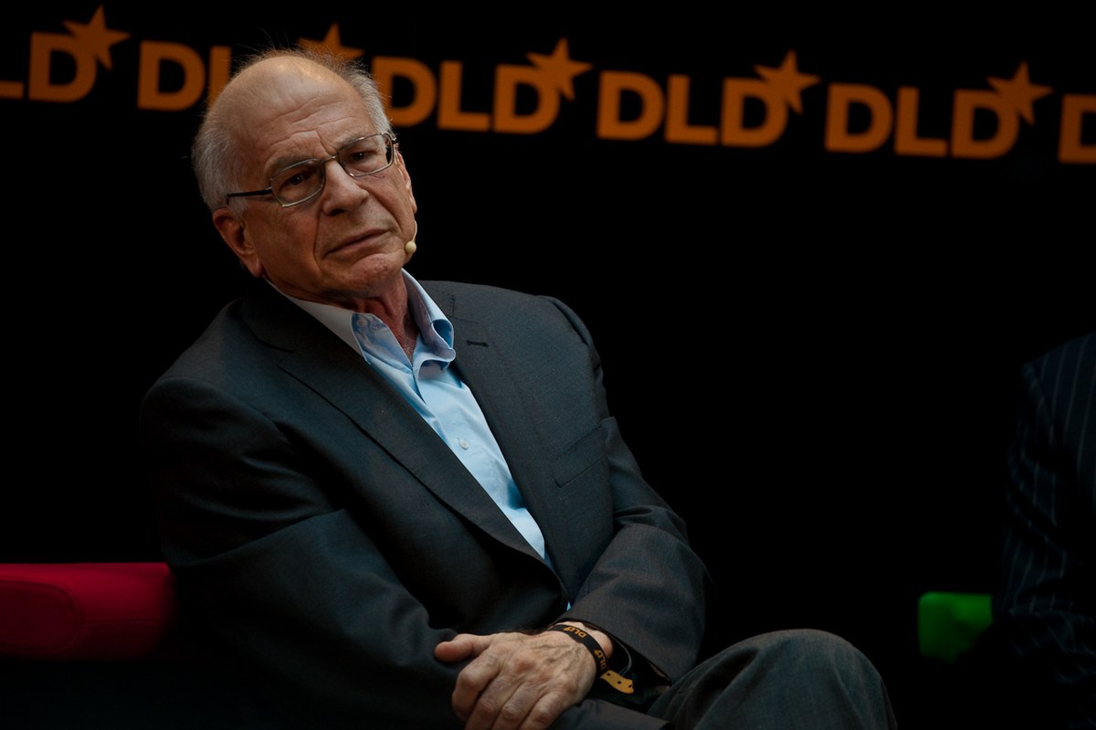 Daniel Kahneman, 2009'da bir konuşmada; yargı ve karar psikolojisinin öncü isimlerinden