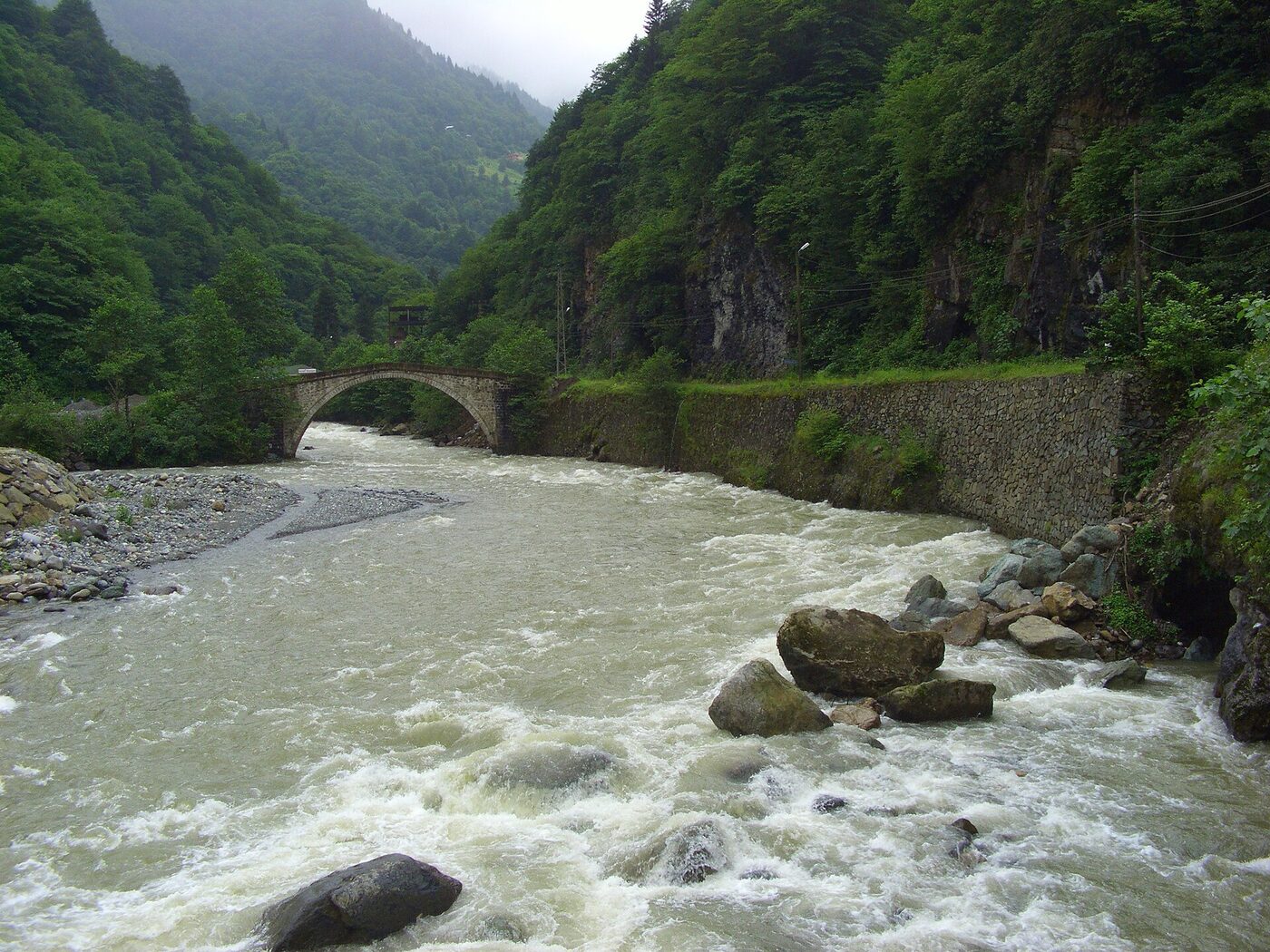 Fırtına Deresi ve taş kemer köprü