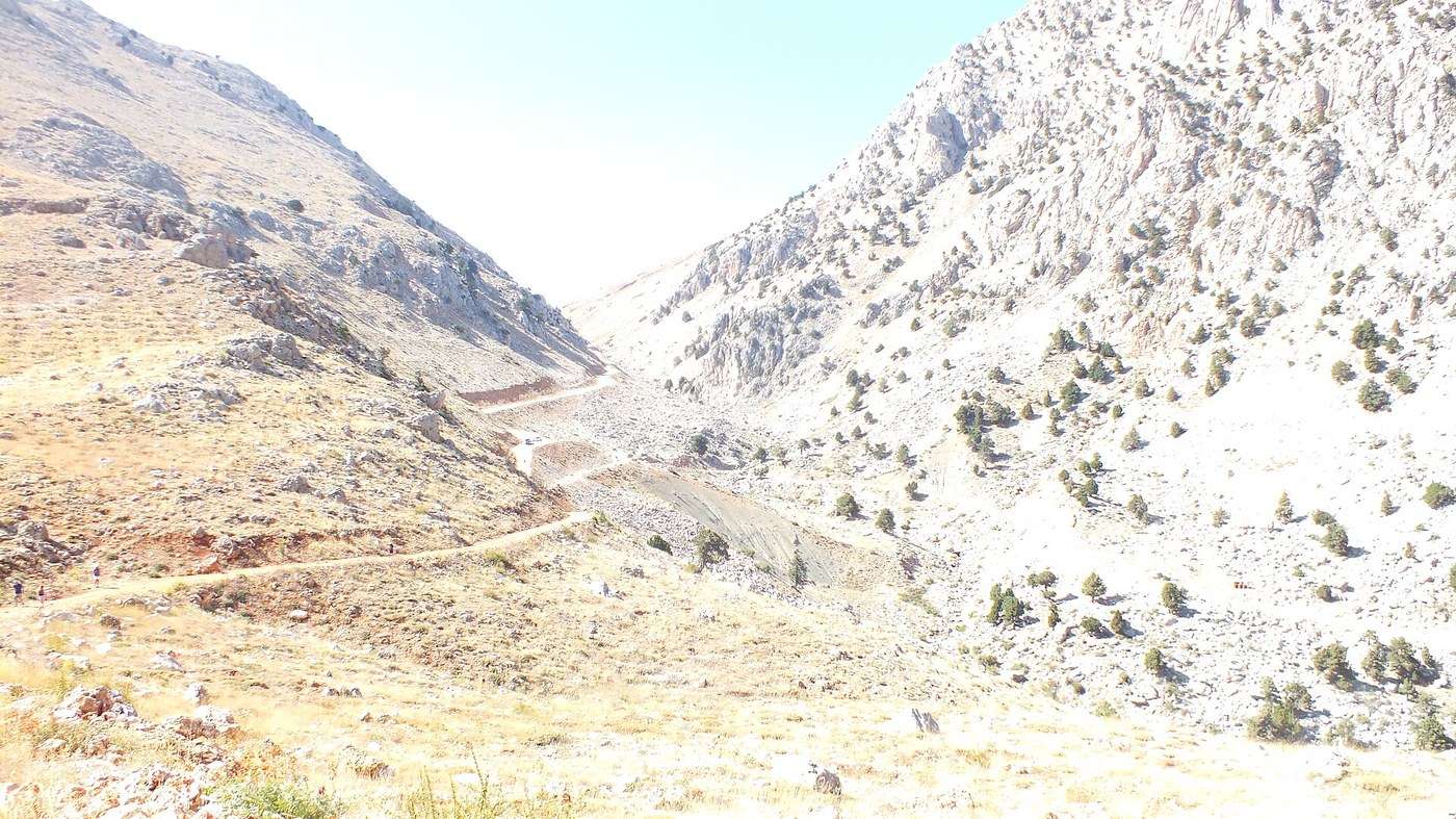 Yeşilgöl'ün geniş açısı, yamaç ve su