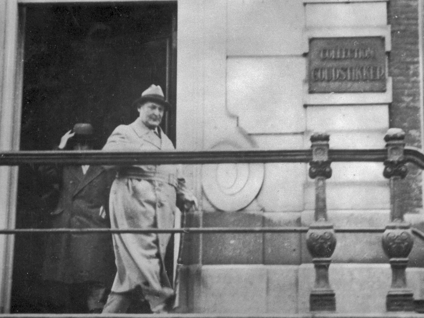Hermann Göring, 1941'de Goudstikker galerisinden çıkarken