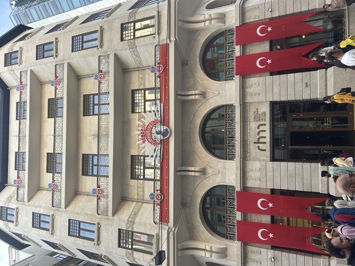 Türkiye İş Bankası Resim Heykel Müzesi, İstiklal Caddesi