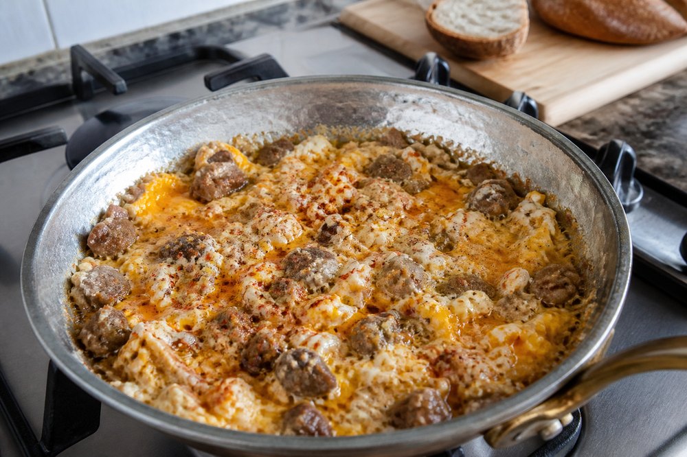 Yumurtaları üstüne kır