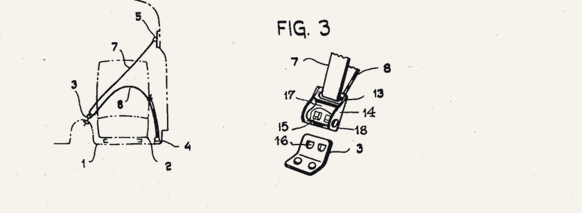 Patent çizimi: solda koltuğun önden görünüşü, omuz bağlantısından inen çapraz kayış ve koltuğun iki yanındaki taban bağlantıları; sağda kayışın tabandaki plakaya oturan kilidi