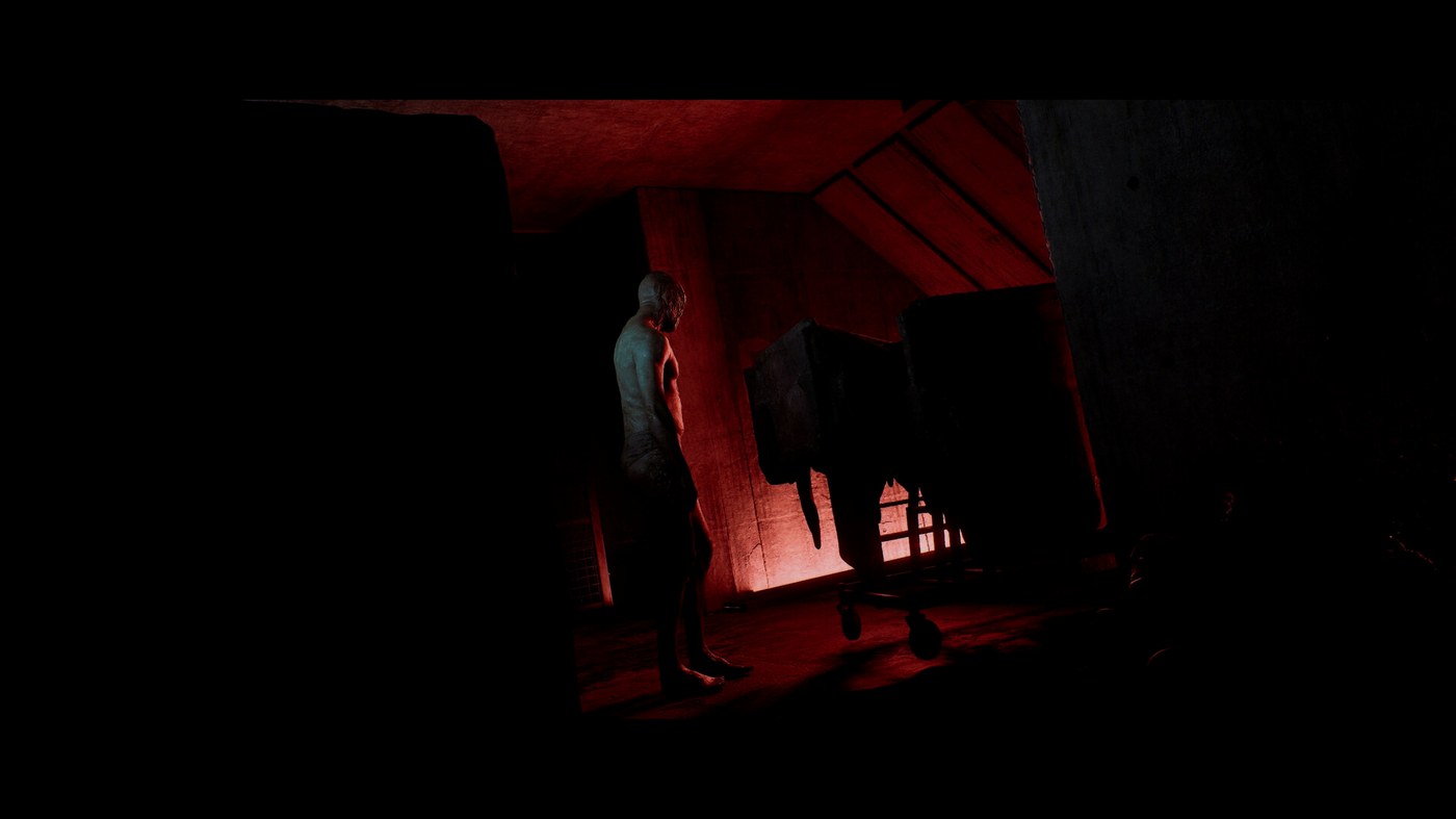 Silent Hill: Townfall'da karanlık iç mekân ve gerilim sahnesi