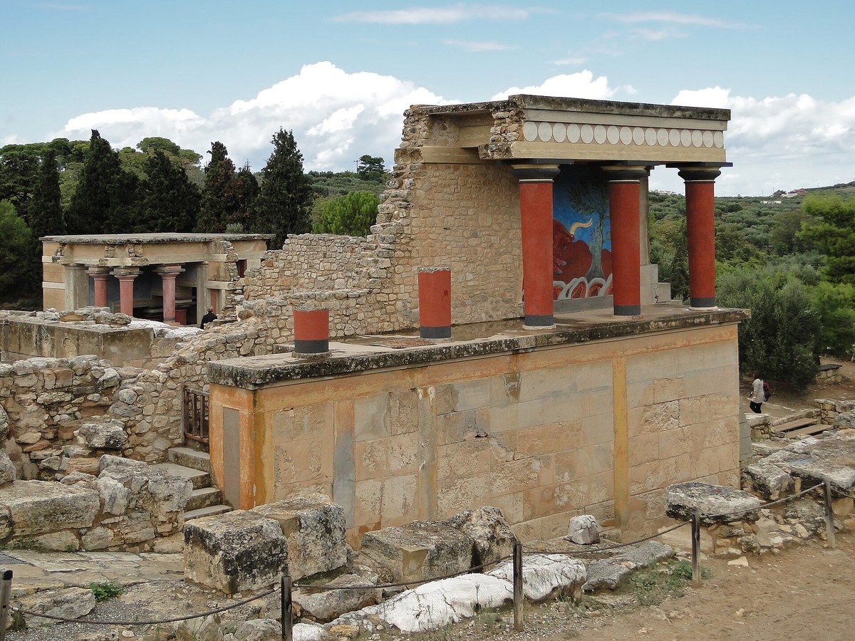 Knossos Kuzey Portiko: Minos saray mimarisinden bir görünüm